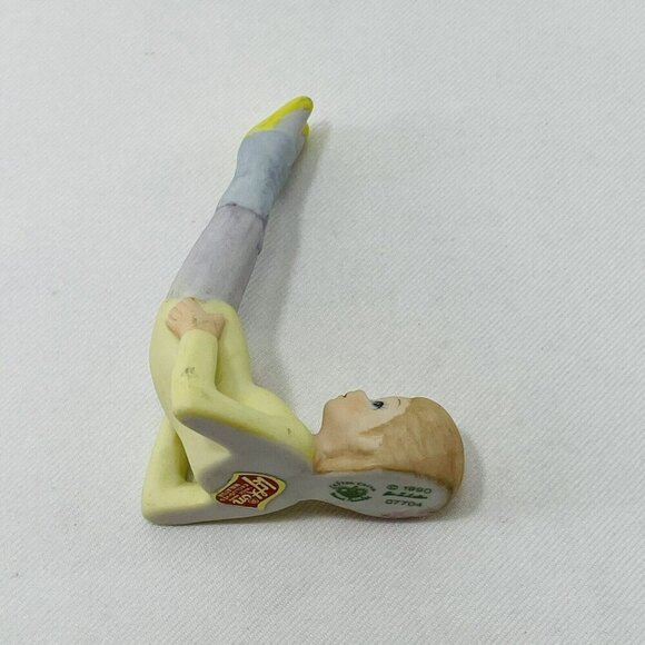 Vintage Lefton Ballet Dancer Ballerina Figurine Dancing Girl Leg Stretch 07704 - Picture 11 of 12
